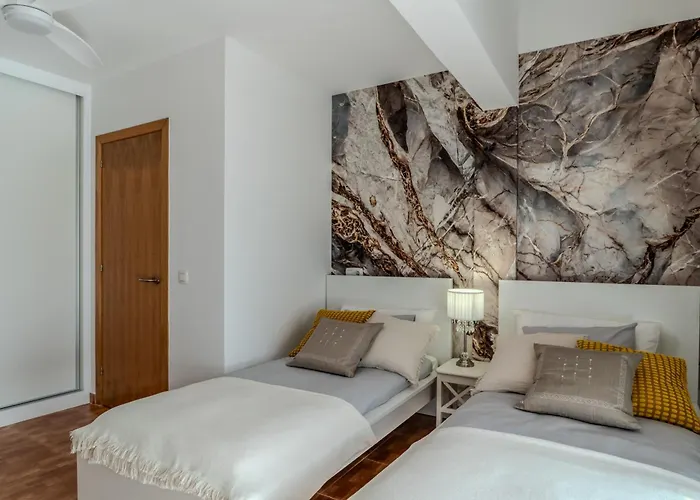 Villa Atlantica - Cliffside Retreat